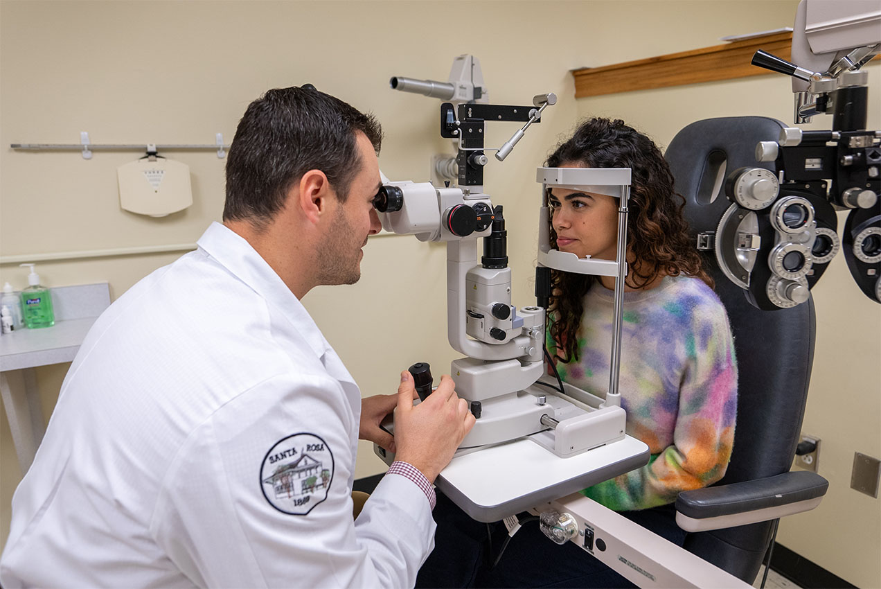 RSO student learning BIO using Eyesi